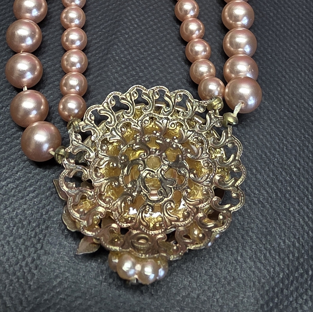 Vintage Pink Moonglow Demi Set Necklace & Clip Earrings Gold Tone - Picture 4 of 10